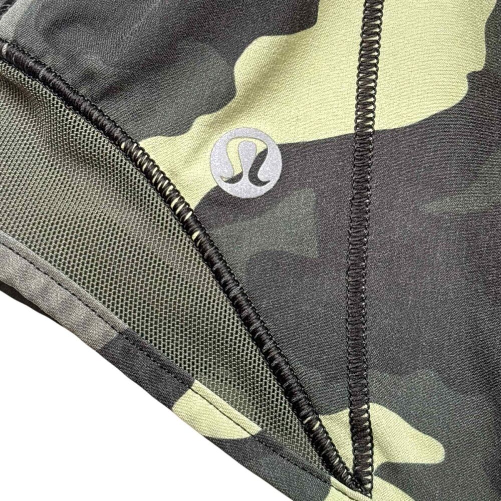 Lululemon Hotty Hot Short Low Rise 2.5" *Heritage 365 Camo Crispin Green/Olive - Picture 6 of 7